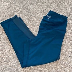 Old Navy athletic leggings 3/4 length
